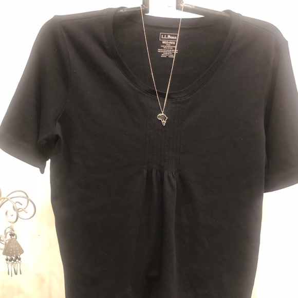 L.L. Bean Cotton Top - Picture 2 of 13